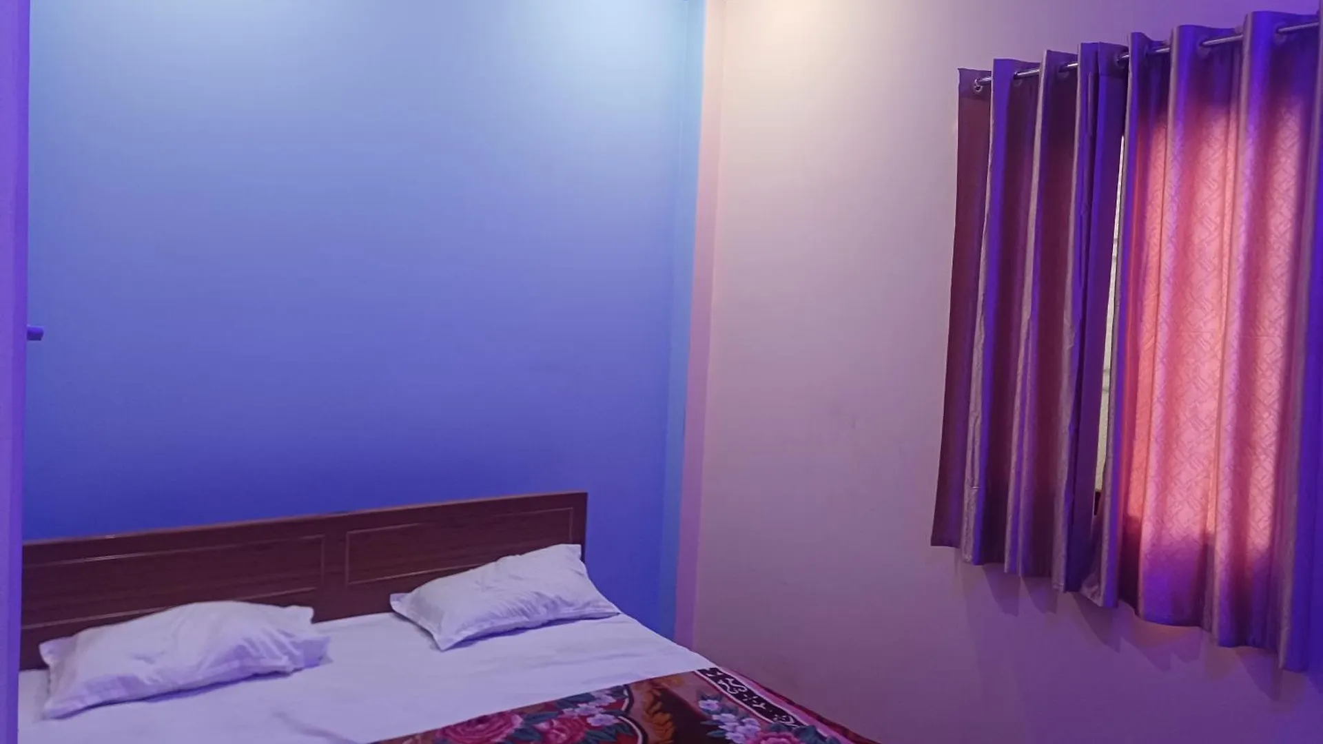 Tridev Paying Guest House فاراناسي الهند
